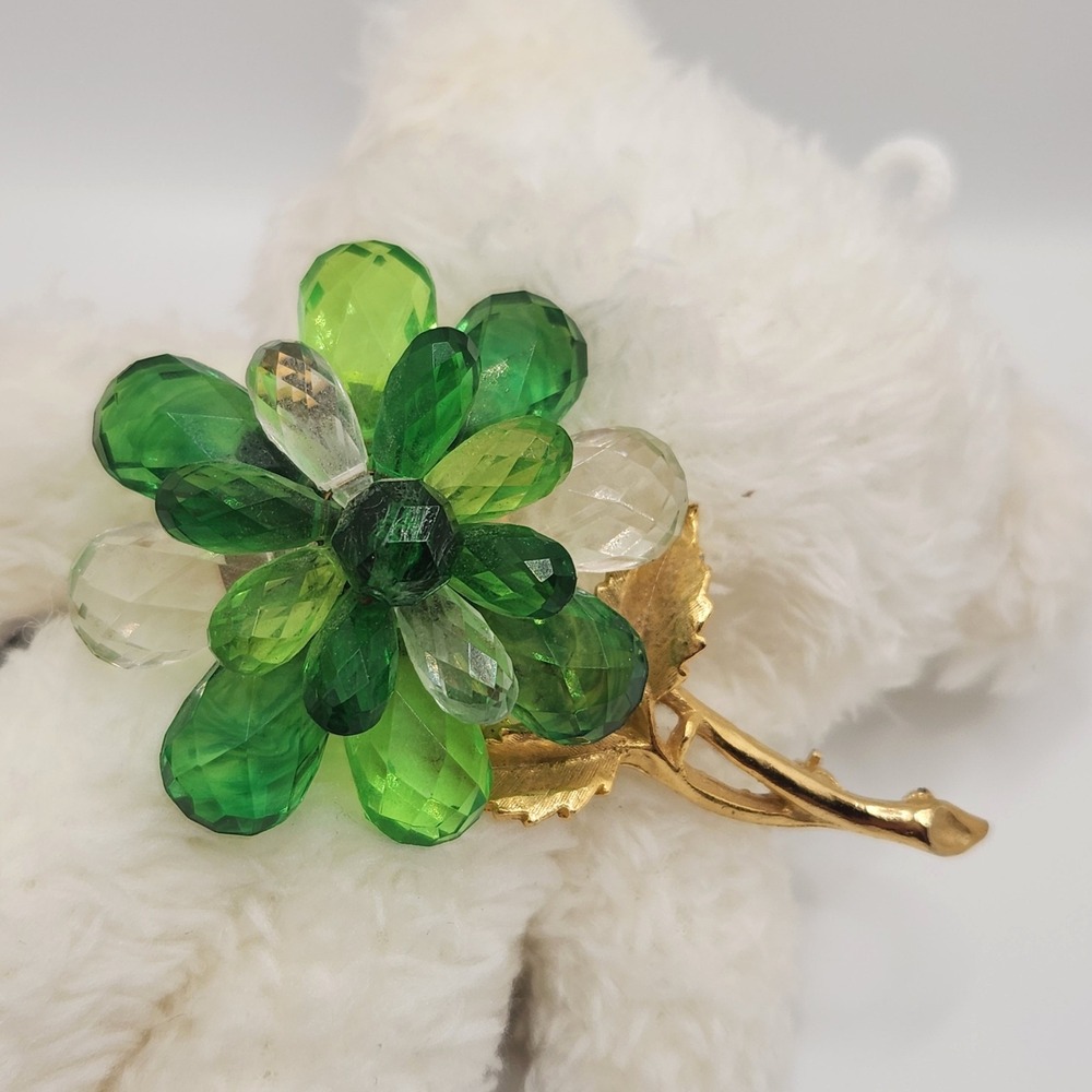 Vintage Green Faceted Lucite Flower Brooch Floral Power Mod Retro Art‎ 89
